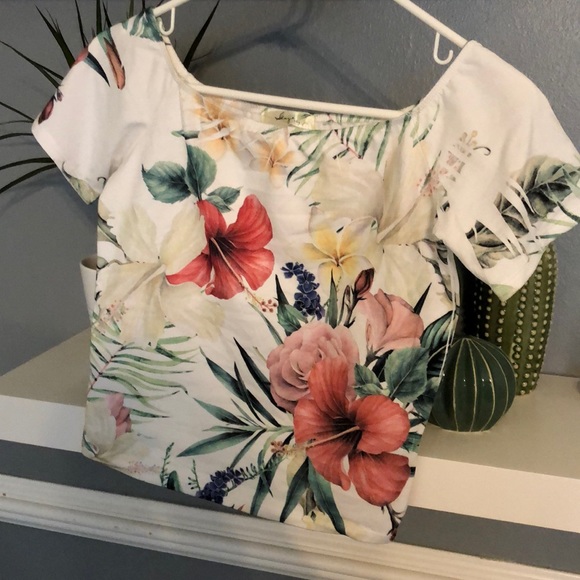 Floral off shoulder top sz small - Picture 1 of 3